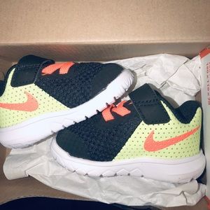 Nike tennis shoes